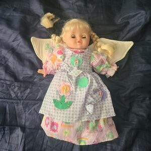 1991 Unmax toy doll good condition